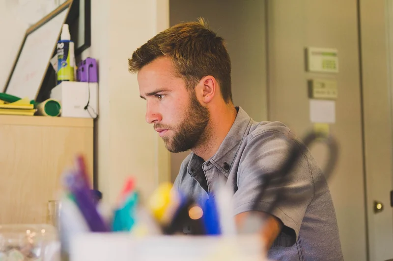 Les compétences clés d’un enseigniste professionnel